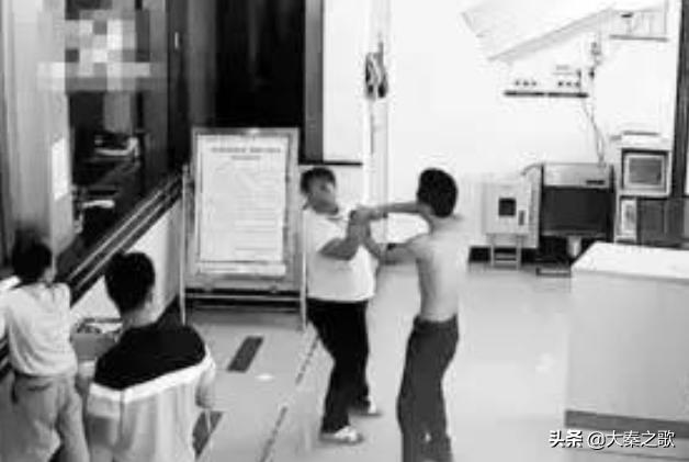 枪杀3名女同事，抢钱后竟开车送主任上班？仅用3天，“内鬼”被抓