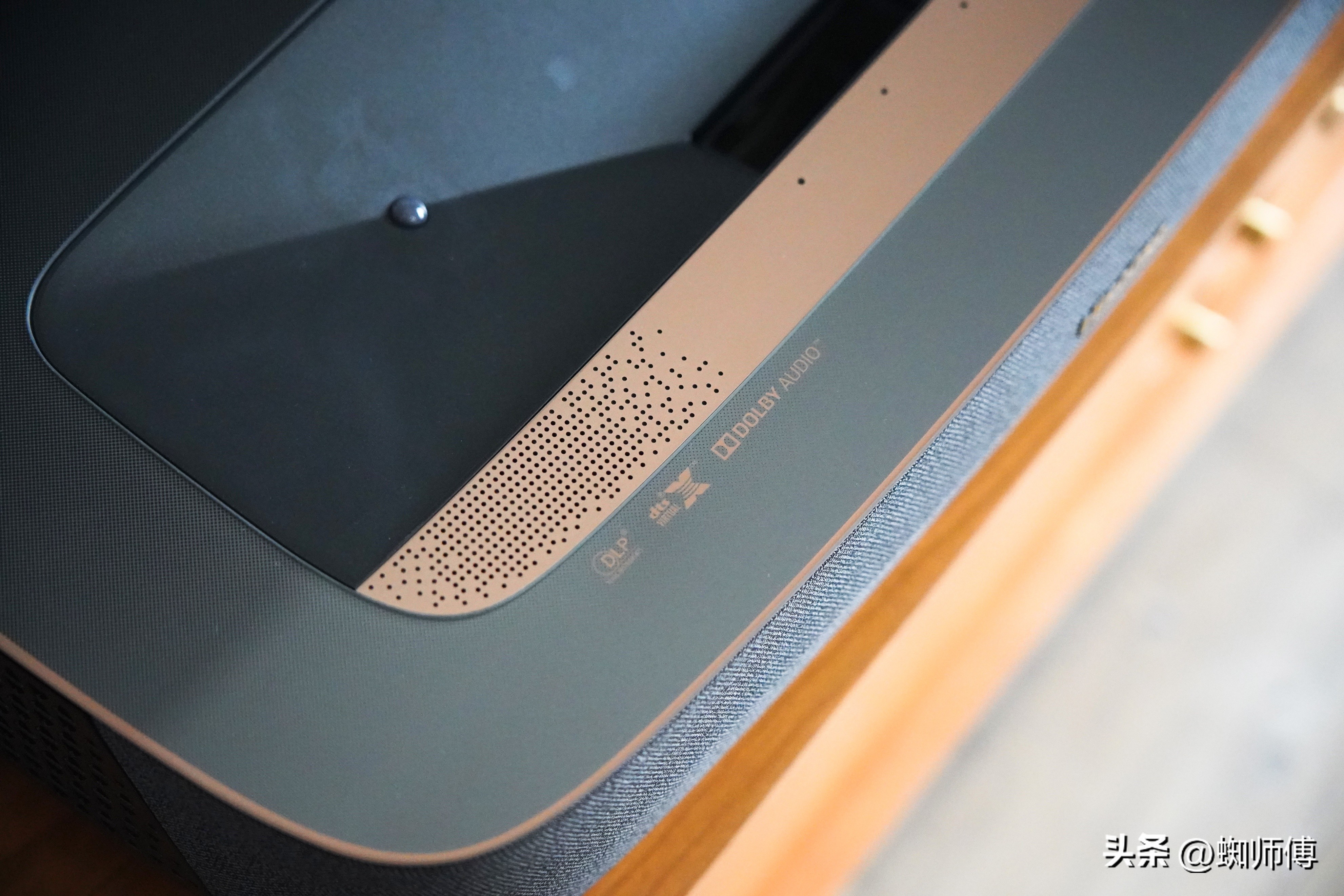 大屏幕护眼电视,海信激光电视80d9h80英寸测评