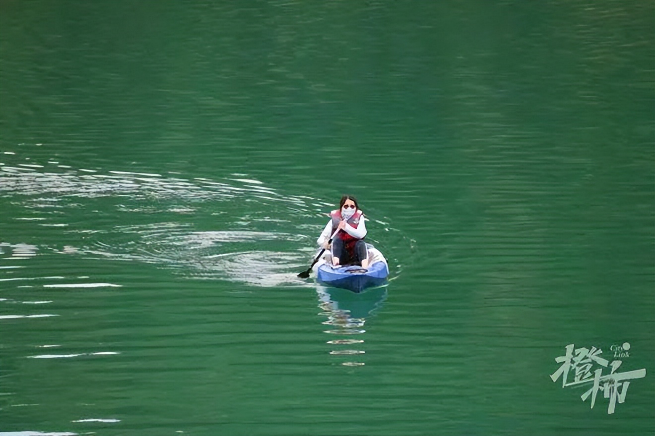 杭州男子划船5小时,上海一男子每天划船