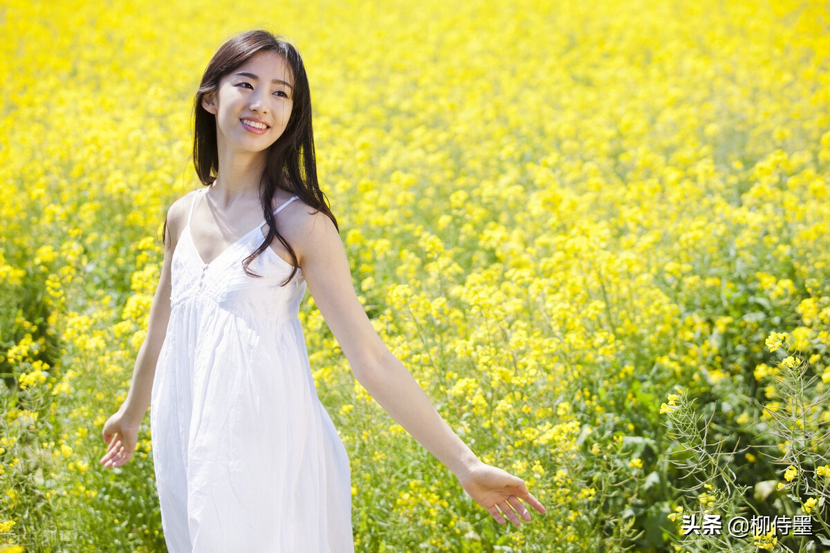 阿姨摄影不会摆姿势？4句口诀拍出优雅美，气质上镜有韵味