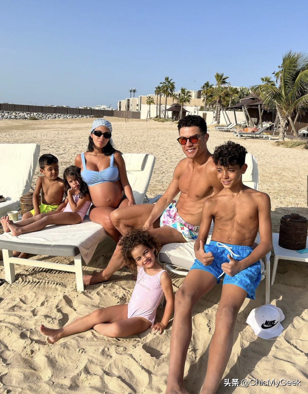 c罗现在一共有几个孩子,c罗的4个孩子都是他自己的吗