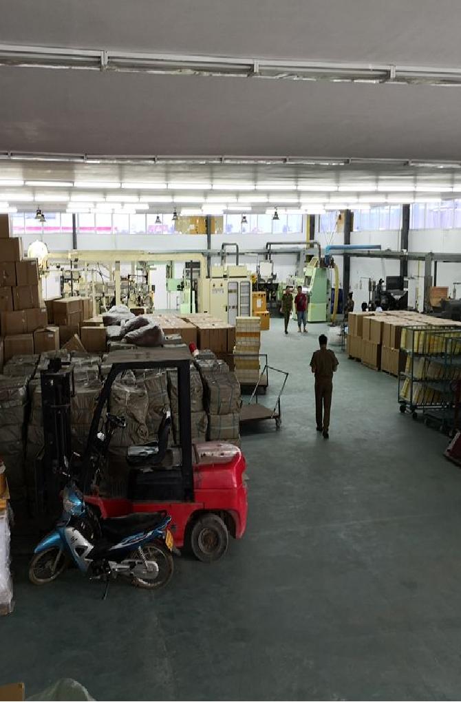 假冒芙蓉王烟,双喜利群芙蓉王