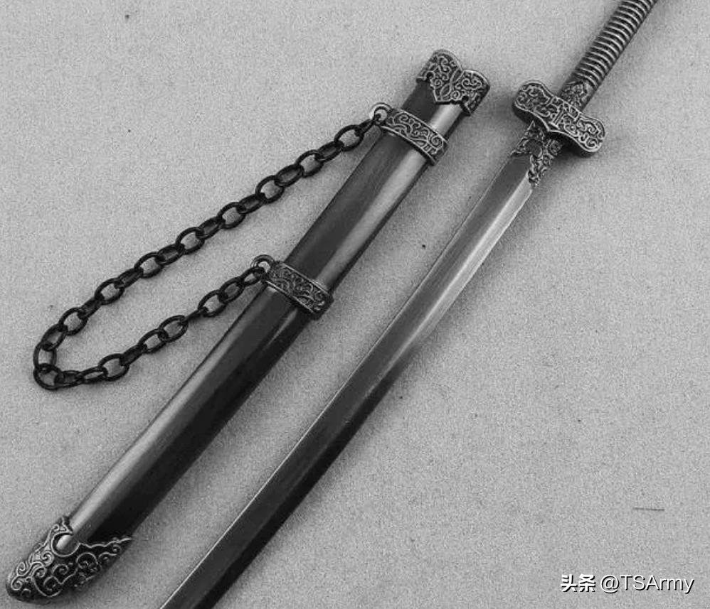 三国关羽兵器,三国演义关羽青龙偃月刀