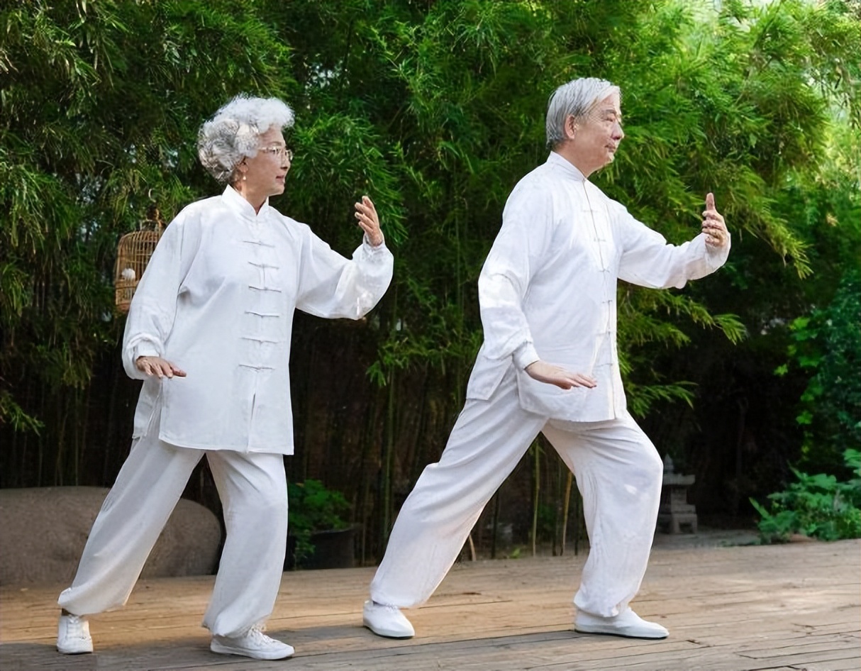 寿命“藏”在脸上？长寿的人脸上或有这5个特征，占一样也恭喜