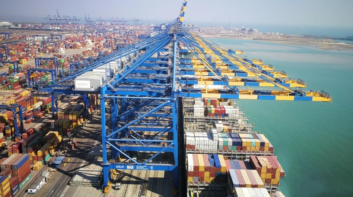 美国外贸数据顺差,上半年美国的外贸总额