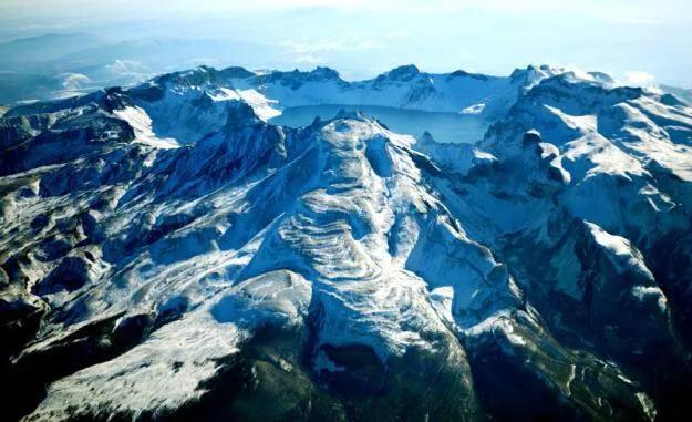 长白山皑皑雪山,长白山高寒