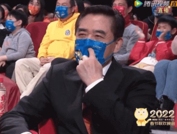 贾玲沈腾本色出演张小斐,贾玲张小斐2020微博之夜红毯视频