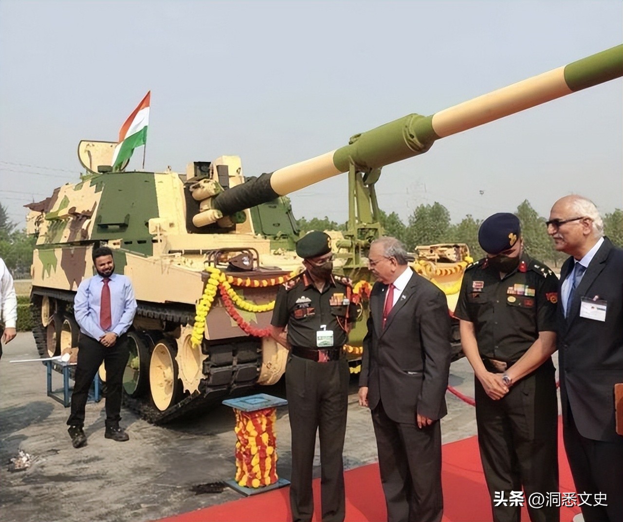 12亿美元买一架飞机，被外国轮着坑，印度是如何成为*火军**韭菜的？