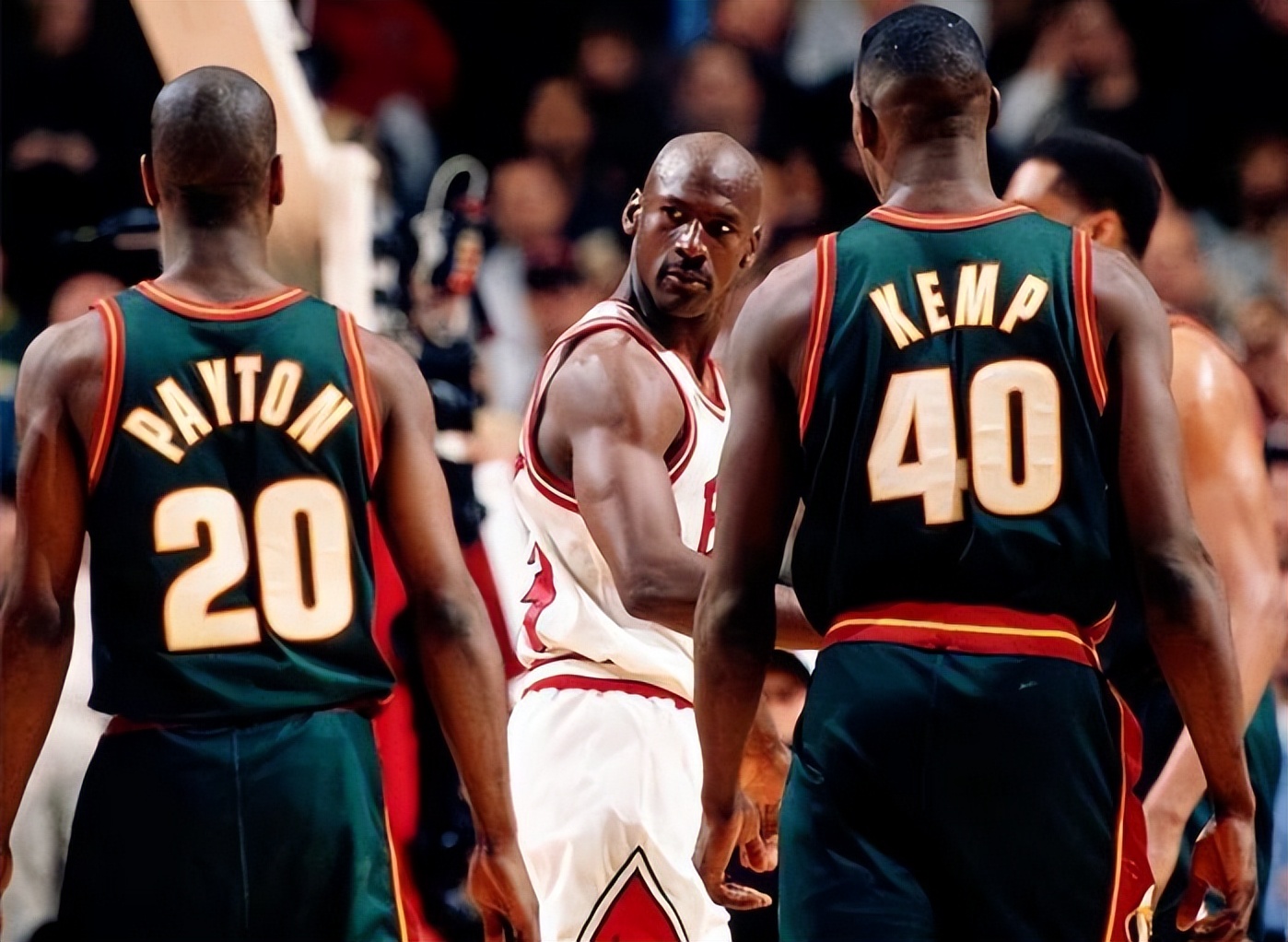 佩顿评价乔丹法拉利,佩顿向乔丹炫耀法拉利