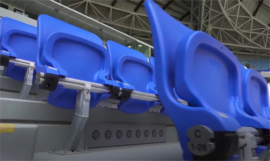 听说这届世界杯，露天球场装满了空调？这得花多少钱啊