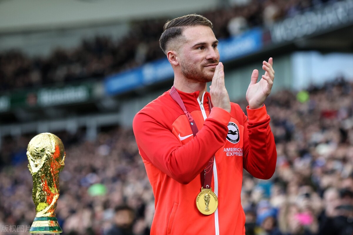 从圣罗莎叛逆者到梅西护卫者，里克尔梅迷弟如何成为红军未来希望