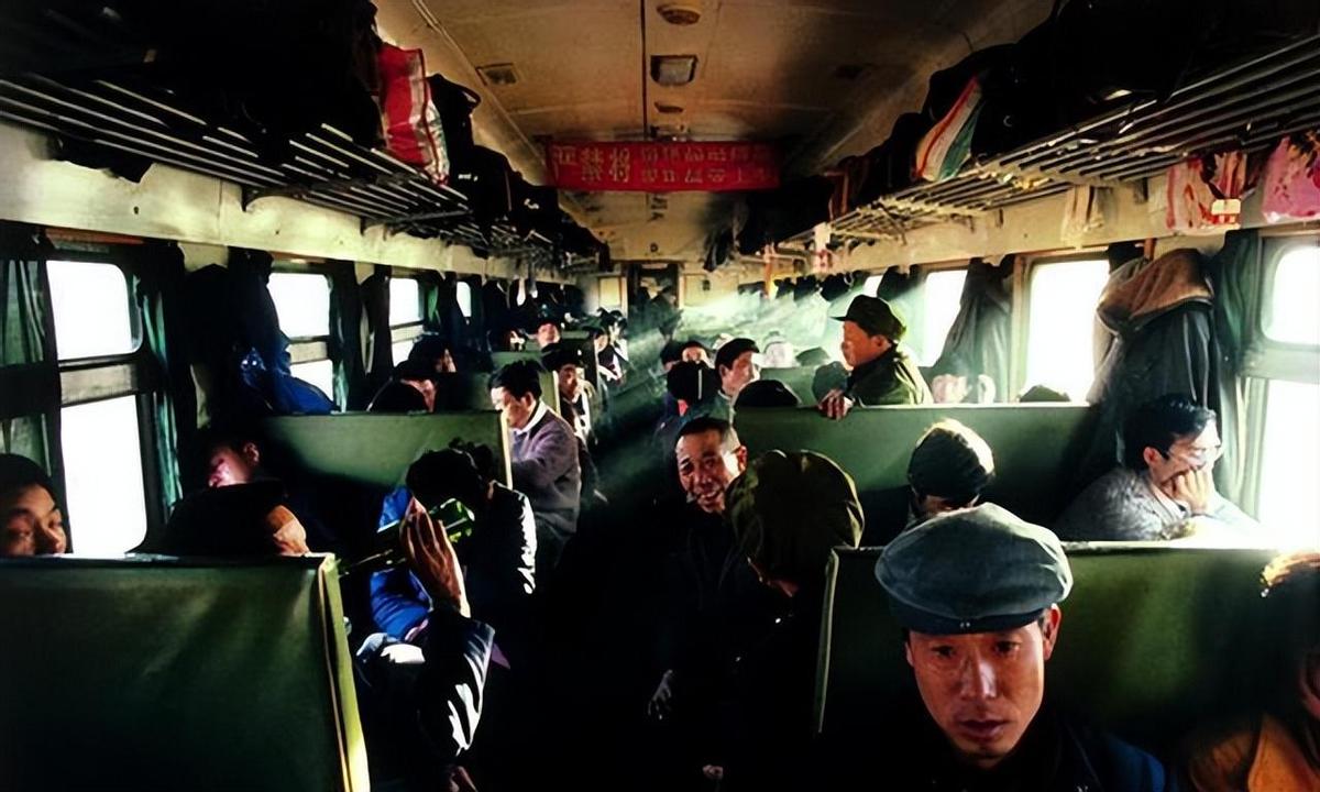 百年前的青楼老照片,晚清老照片满脸忧郁的青楼女