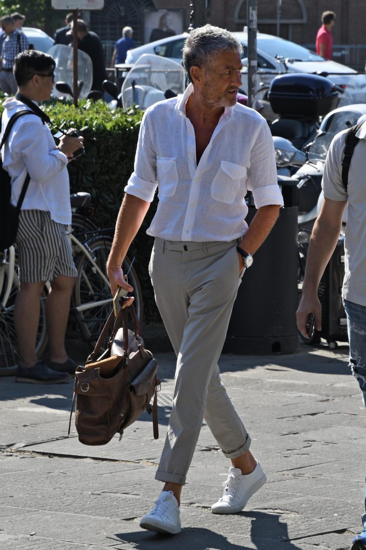 男人过了30岁后的穿搭,男人过了30岁怎么选择穿衣风格