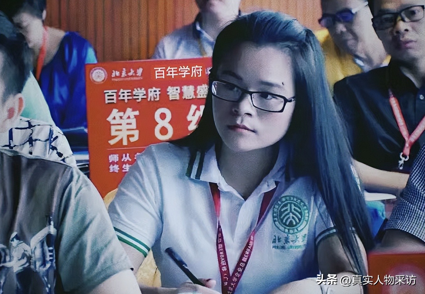 90后女孩放弃工作摆地摊月入9万,浙江女孩辞职摆地摊月入9万