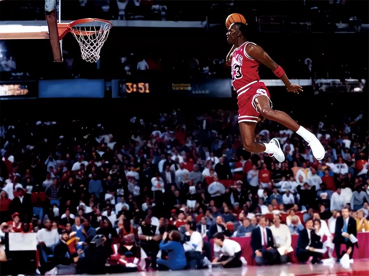 梅西和乔丹运动生涯谁更完美,梅西和乔丹的地位谁更高