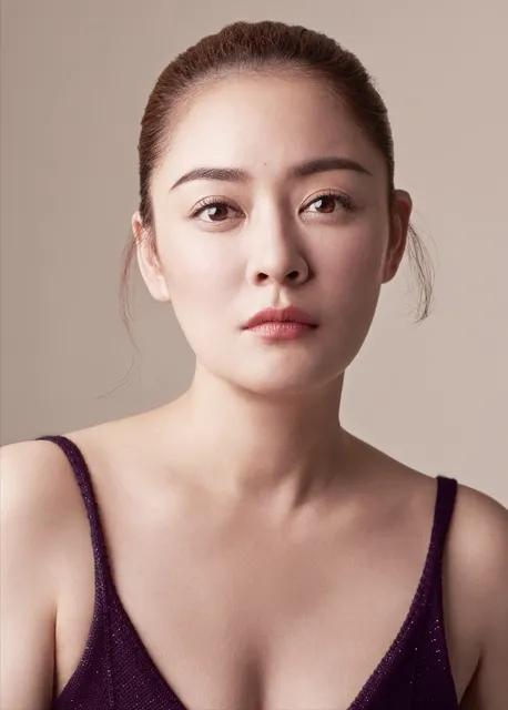 鲜妆辉映桃花红,鲜妆护肤