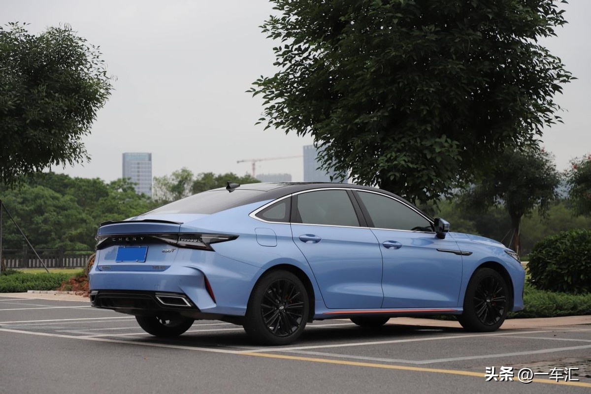 “BBA车型”的平替之选，档次与颜值兼备，10.89万就给1.6T发动机