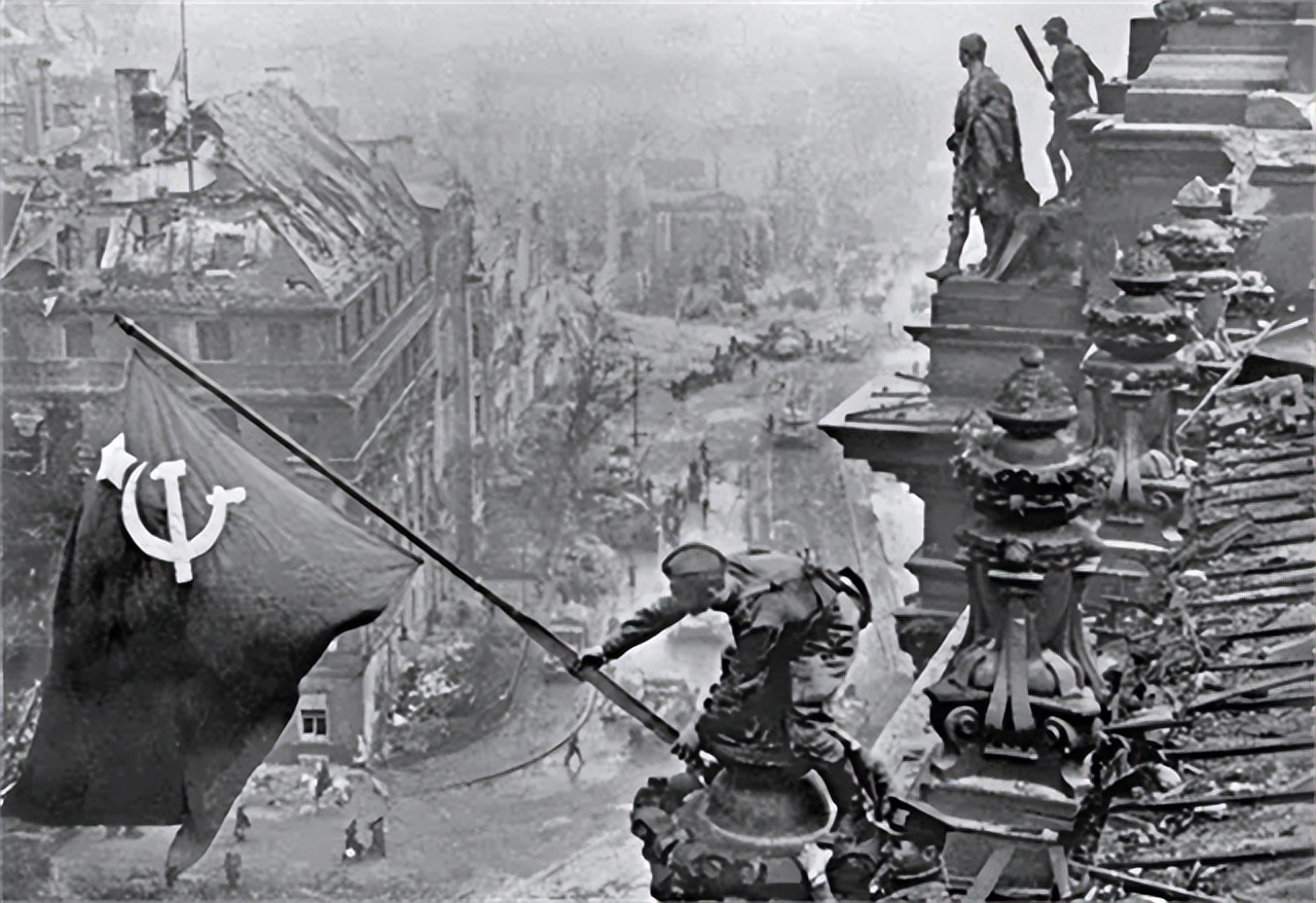 毛岸英为何一直葬在朝鲜？看了彭德怀一封信，才知主席用心良苦