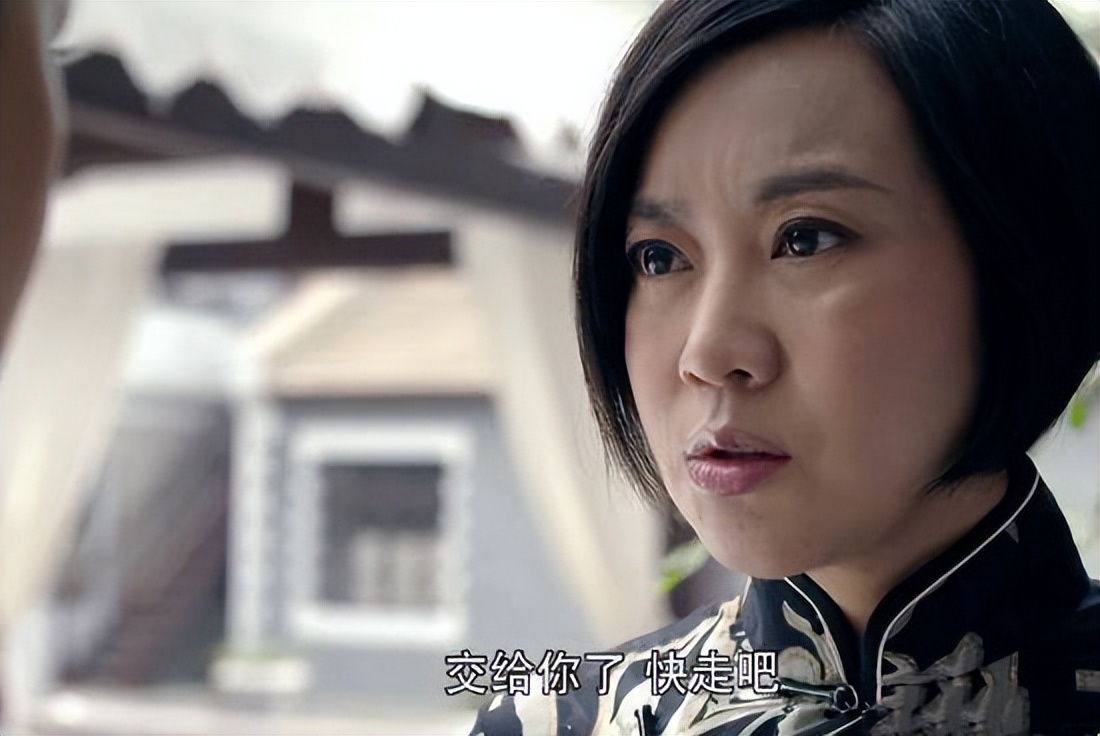 抹发胶、抛媚眼、住别墅，抗日剧中出现的4大毒瘤，正在野蛮生长