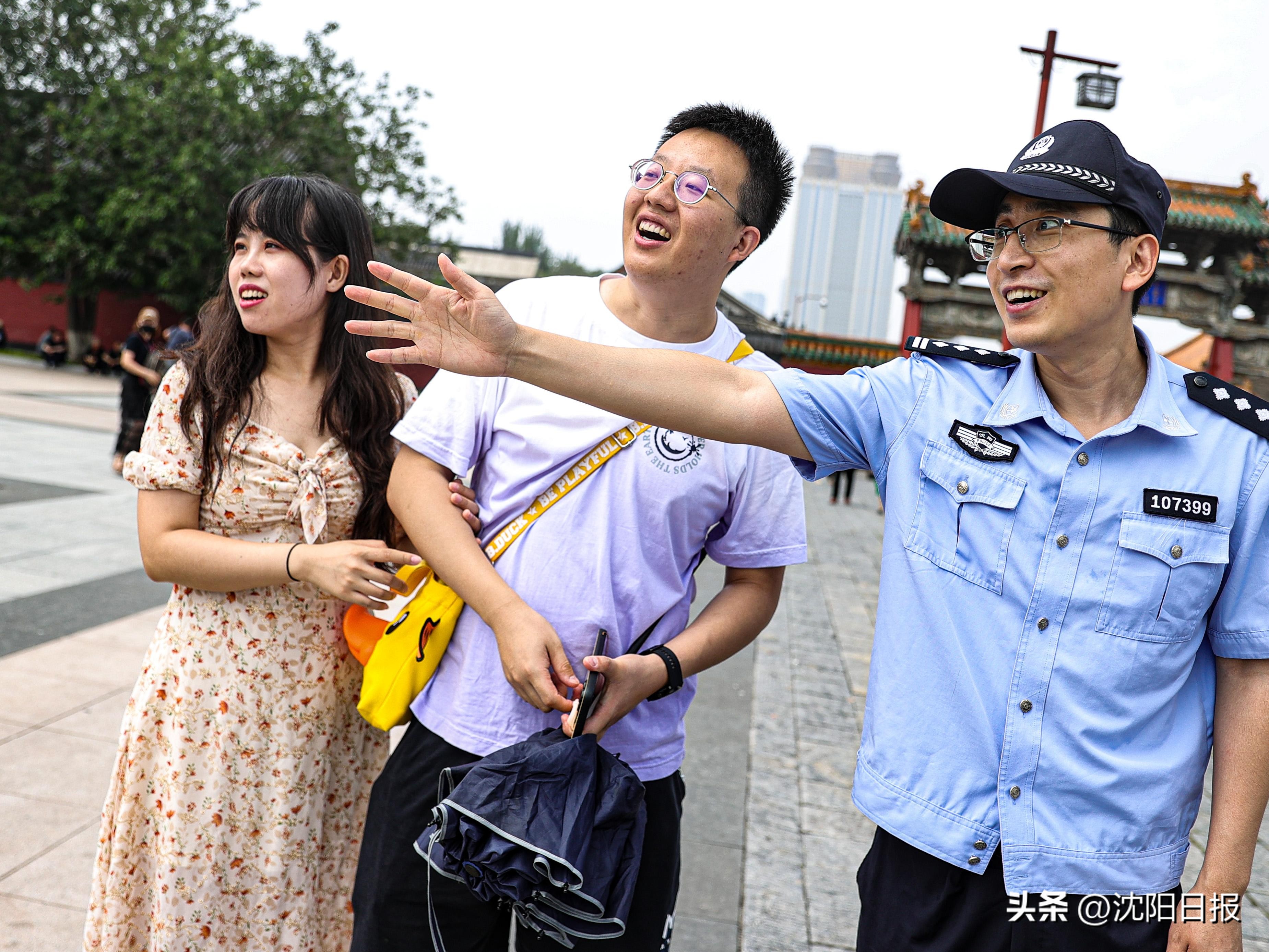 高温下的公安一线执勤,高温天气坚守岗位的警察