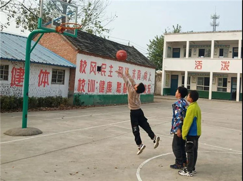 为中国足球梦想助力,为农村孩子筑梦爱心公益活动