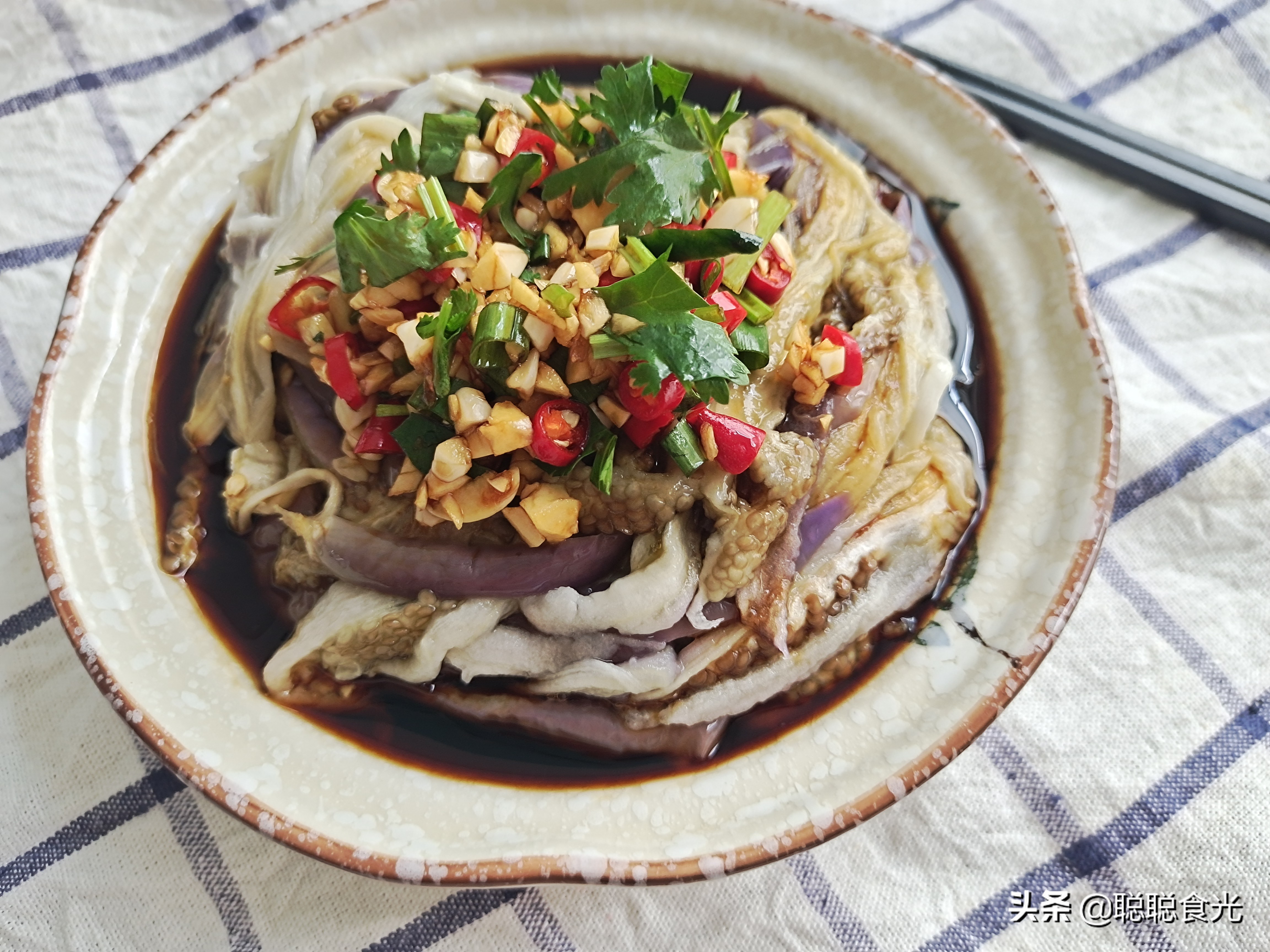 春天改善肤色暗黄喝什么汤,女人脸色暗黄吃什么水果调理