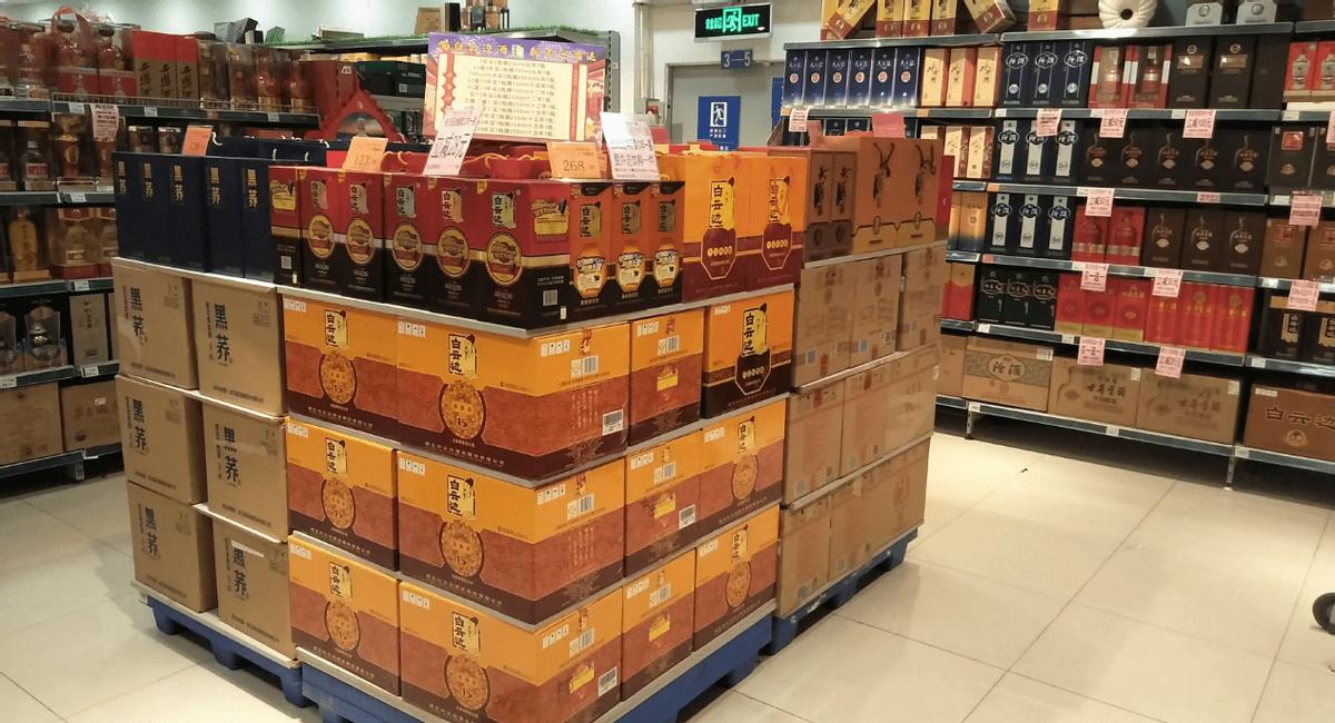 英国游客组团来到中国游玩,英国游客来到中国的表现