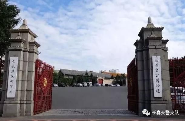 交警温馨提示错峰出行不扎堆,探索错峰出行交通管理措施