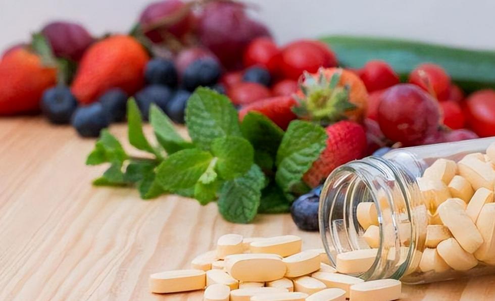 维C过量也有害！王先生每天用维C泡腾片泡水喝，结果引发肾结石