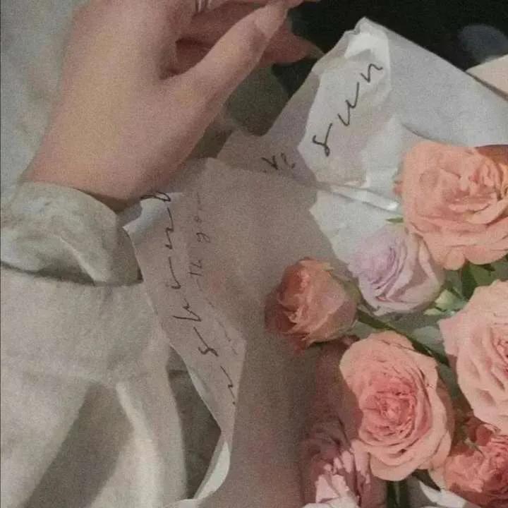 下次见你一定谈笑风生不动情,下次再见只想谈笑风生不动情