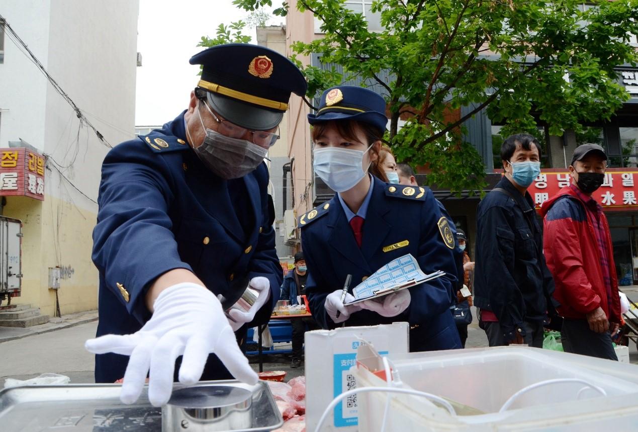 山东淄博井喷视频,五一淄博旅游有多火