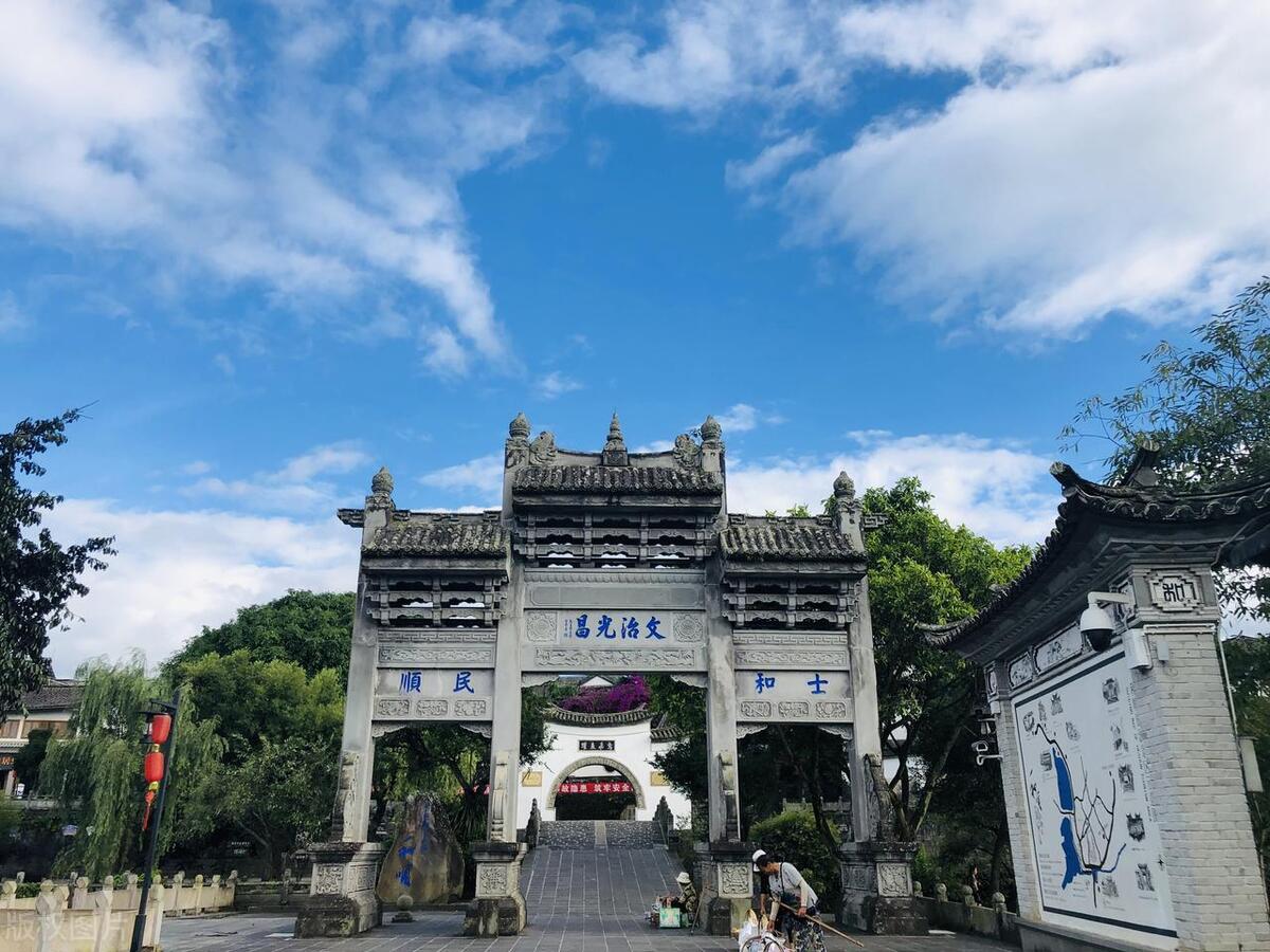 夏天最好的十大避暑城市,最适合夏天去的古镇