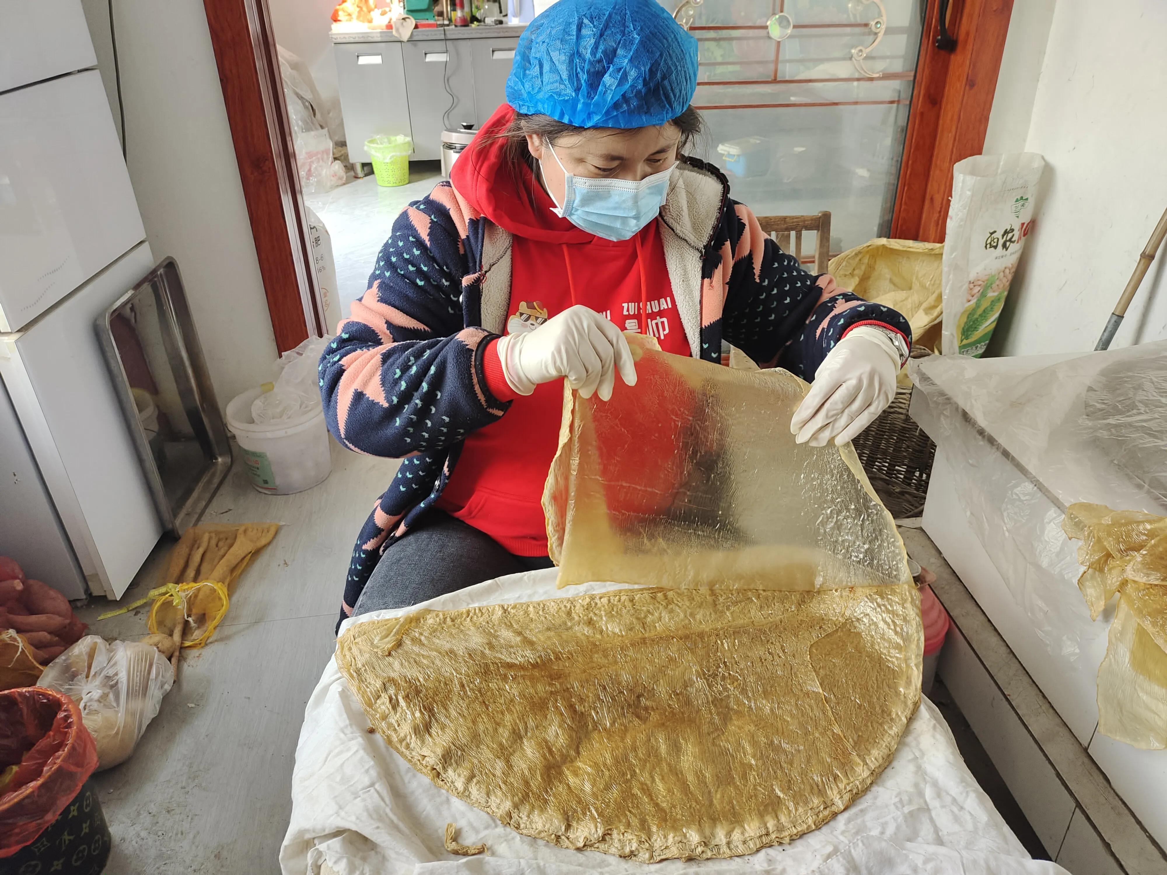 农村新春走基层,新春走基层手工挂面