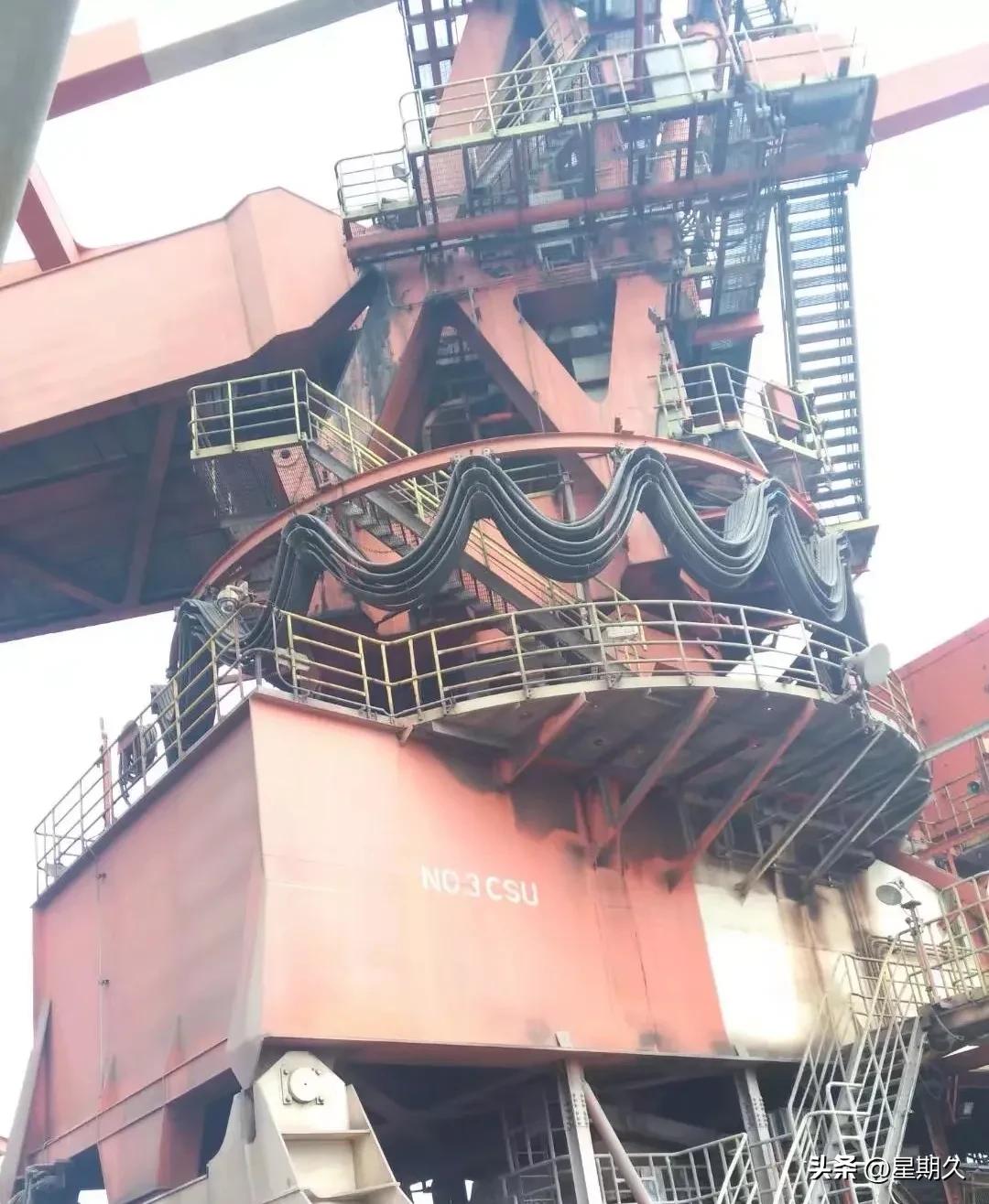 272期~船舶靠港卸货,和朋友相聚谈论自己的收入和生活让我抑郁