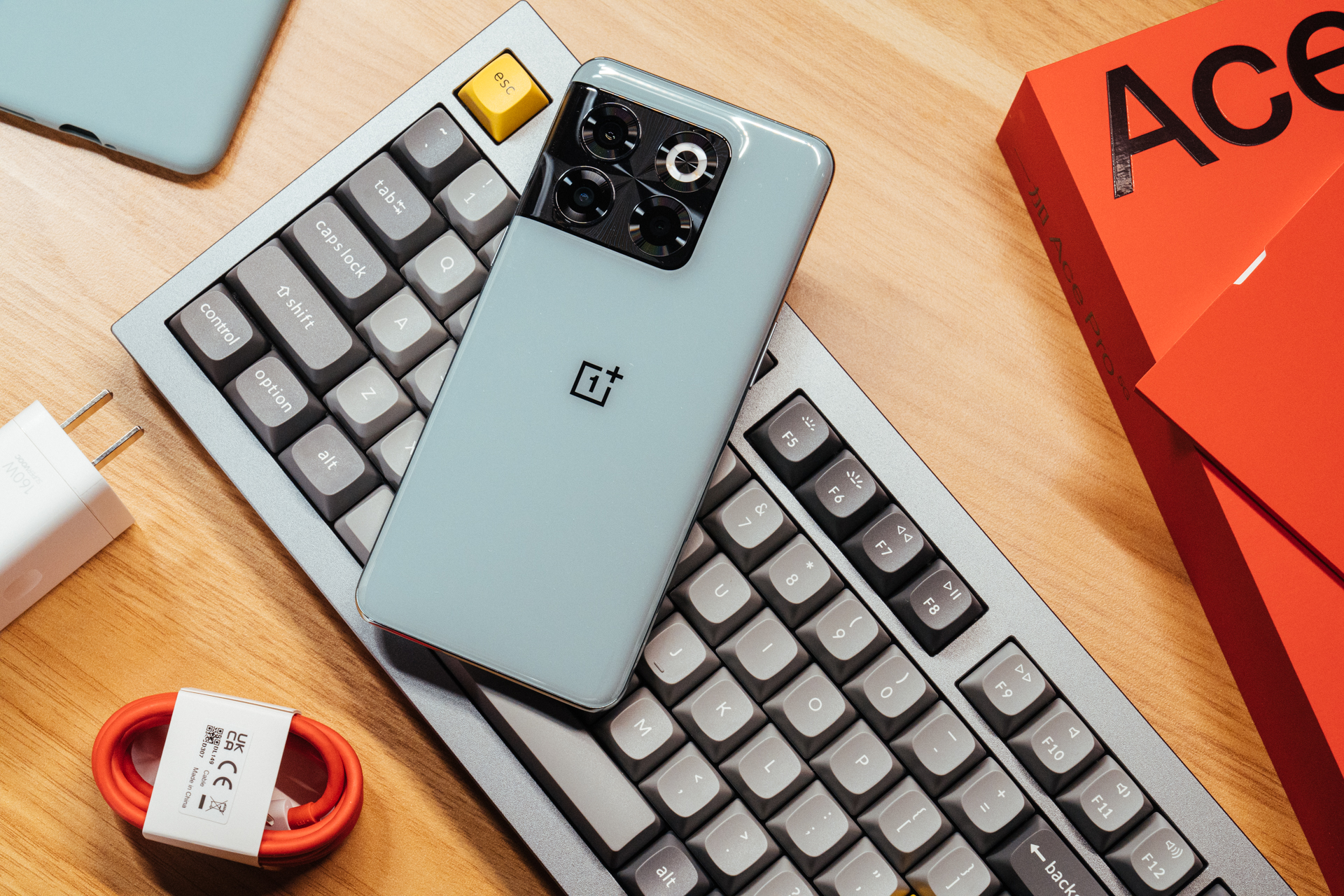 种草的翻包文化，好物实用至上：我的通勤实用主义EDC都有些啥？