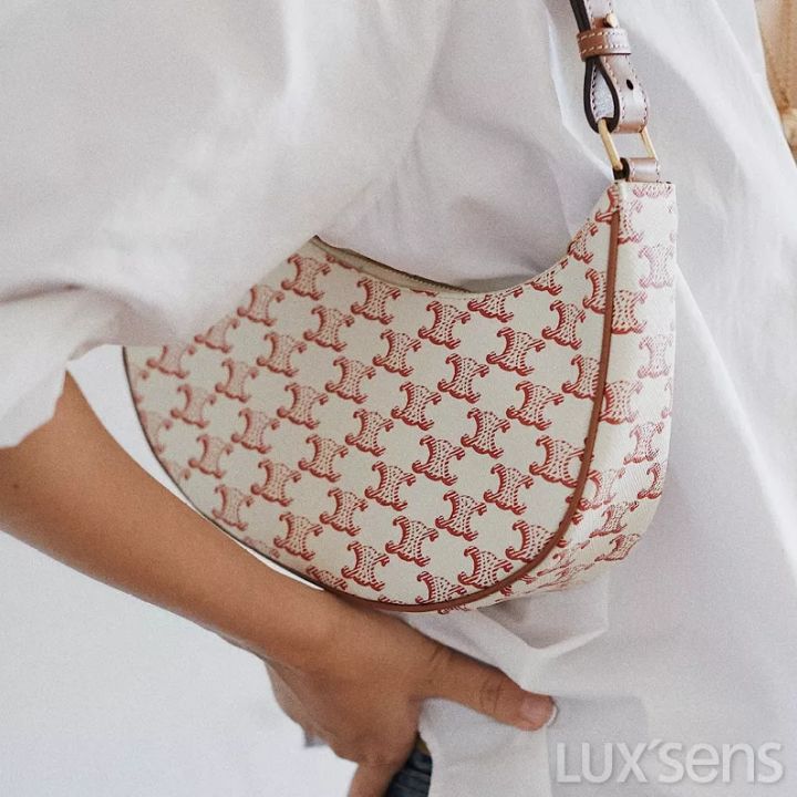 它是今年呼声最高的包款？所有女生给出一致好评