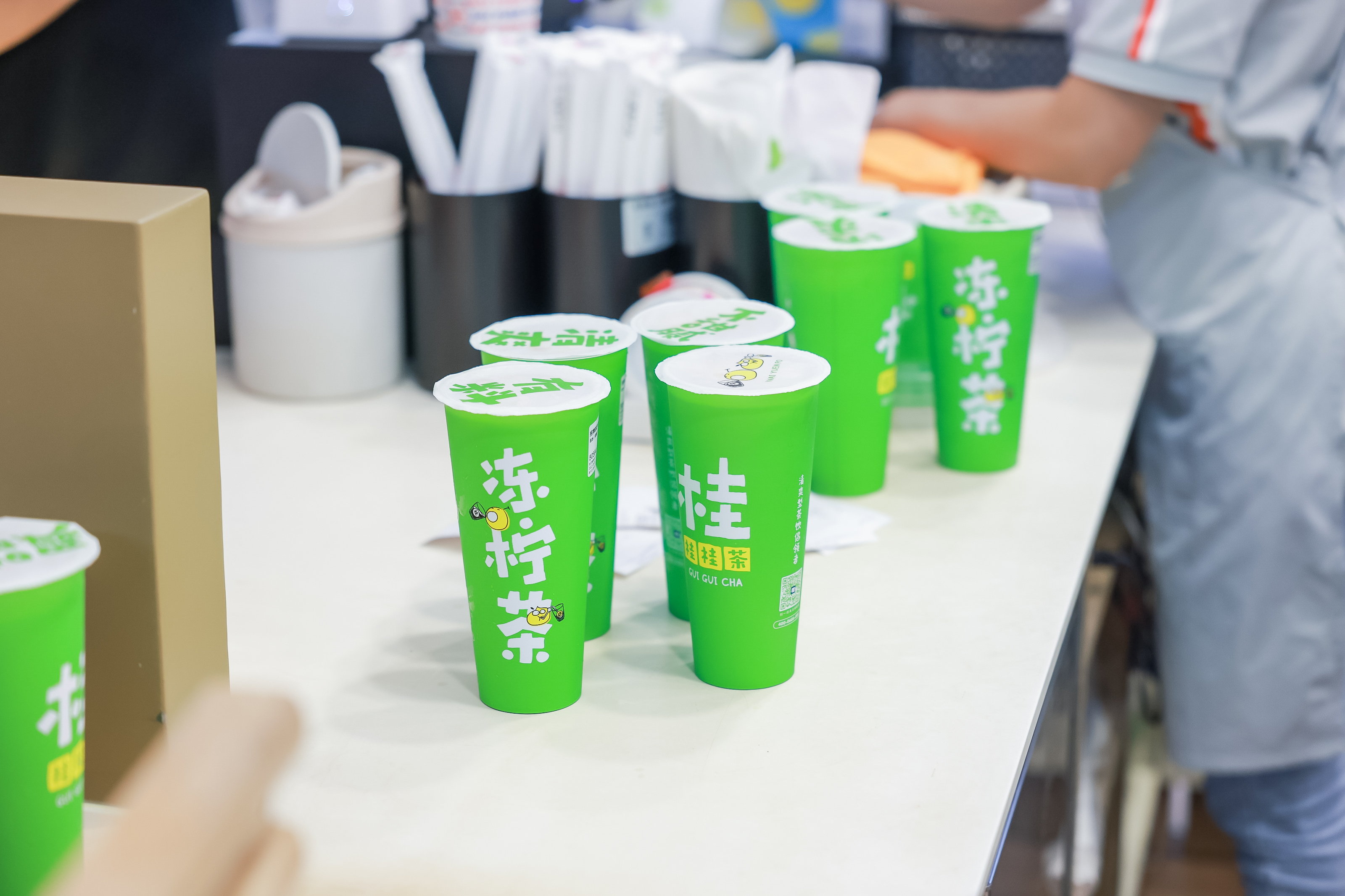 奶茶茶饮店要多少成本,加盟一家桂桂茶奶茶店要多少钱