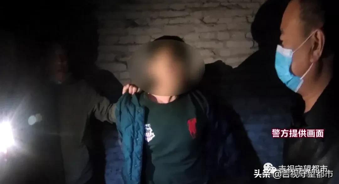 卖假烟团伙作案,有烟证贩卖真香烟被抓