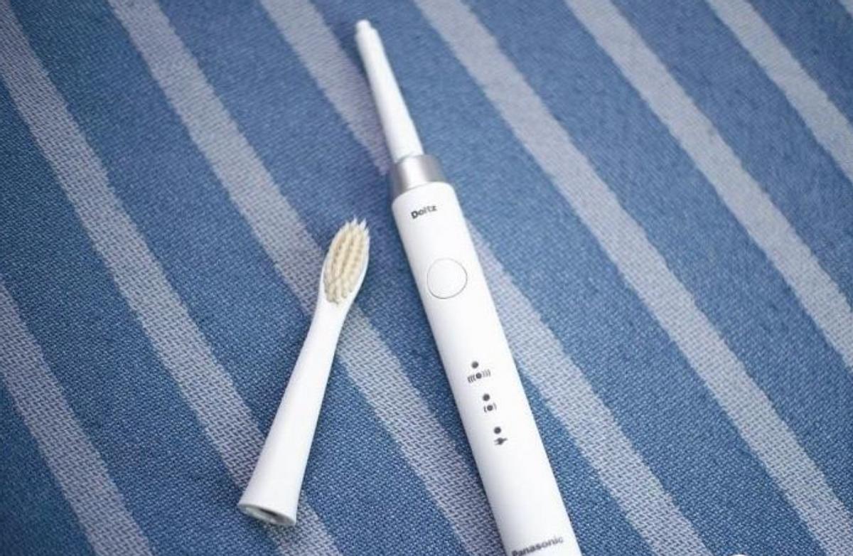 usmle电动牙刷和华为电动牙刷,飞利浦牙刷和usmile电动牙刷