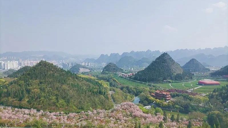 为什么兴义离贵阳那么远,兴义没有好玩的景点