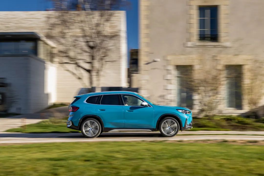 拉古纳湖蓝宝马m3,新爆款体验宝马ix1