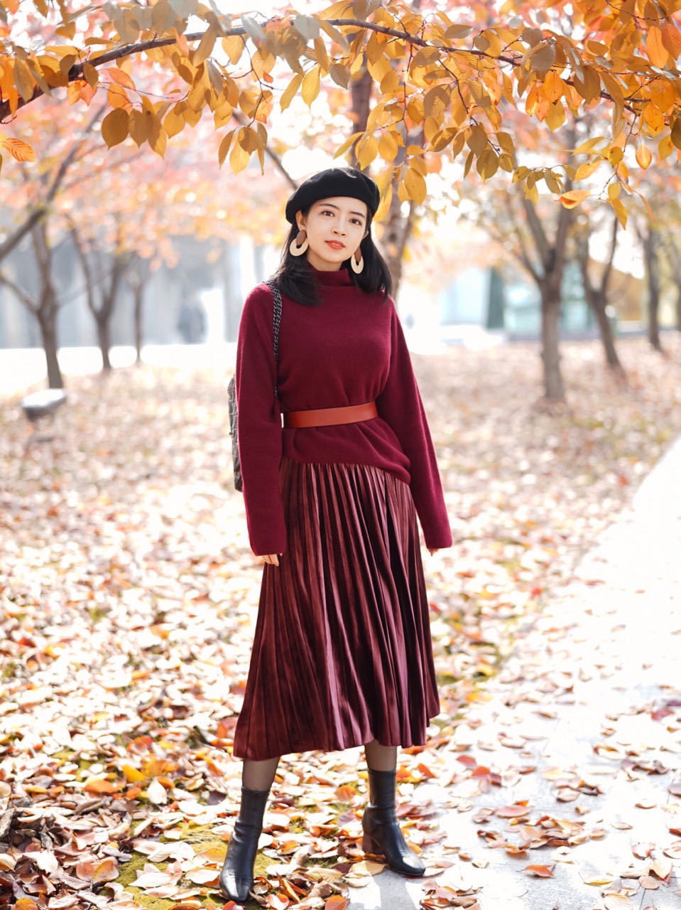 怎么穿红色才不显得尴尬,什么样的红色适合年轻人穿