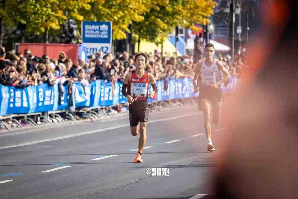 柏林马拉松基普乔格视频,基普乔格神人