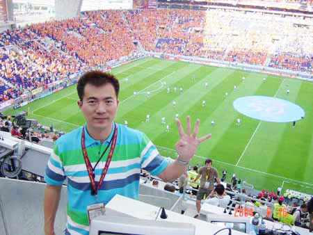 央视主持人黄健翔婚姻,央视体育主持人黄健翔