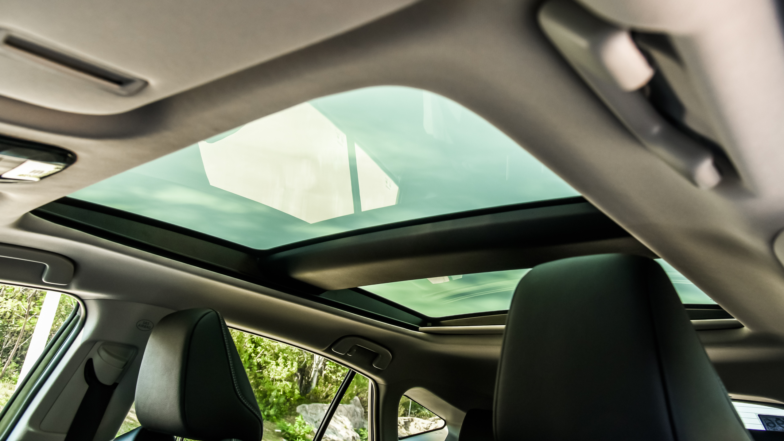 试驾丰田威飒越野视频,广汽丰田威飒两驱尊贵版试驾