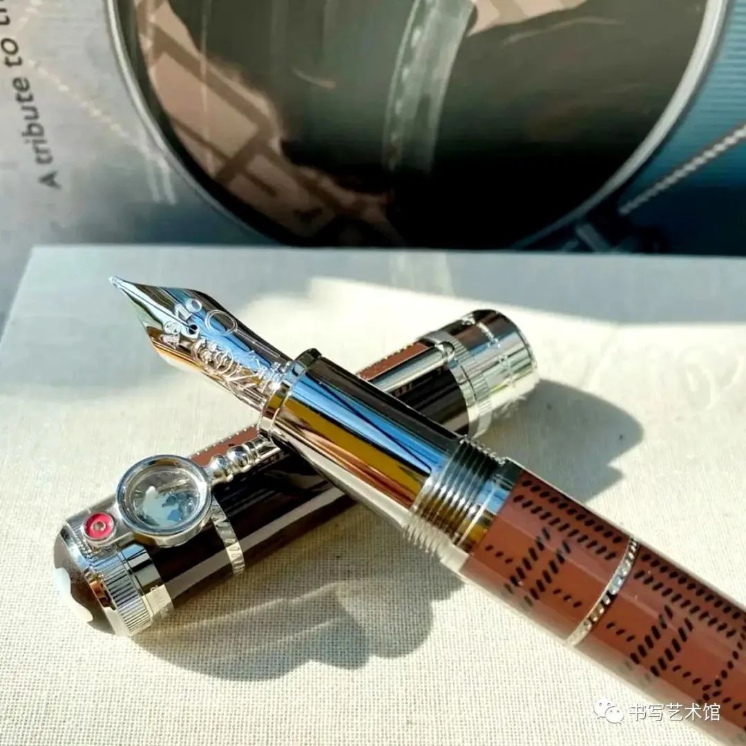 他创造了神探夏洛克——万宝龙大文豪：柯南·道尔