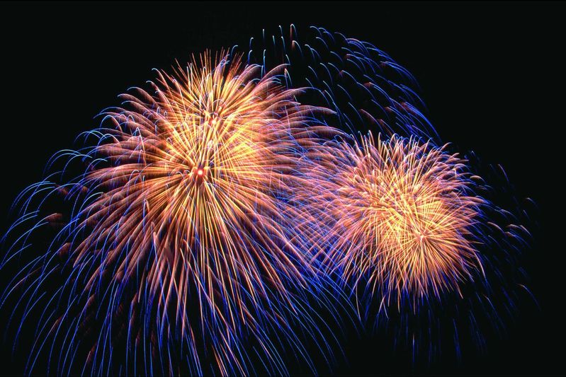 烟花燃放视频震撼大型,烟花易冷