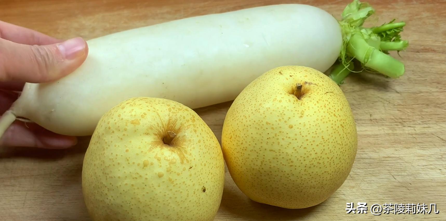 雪梨炖白萝卜作用是什么,白萝卜加雪梨还可以加什么