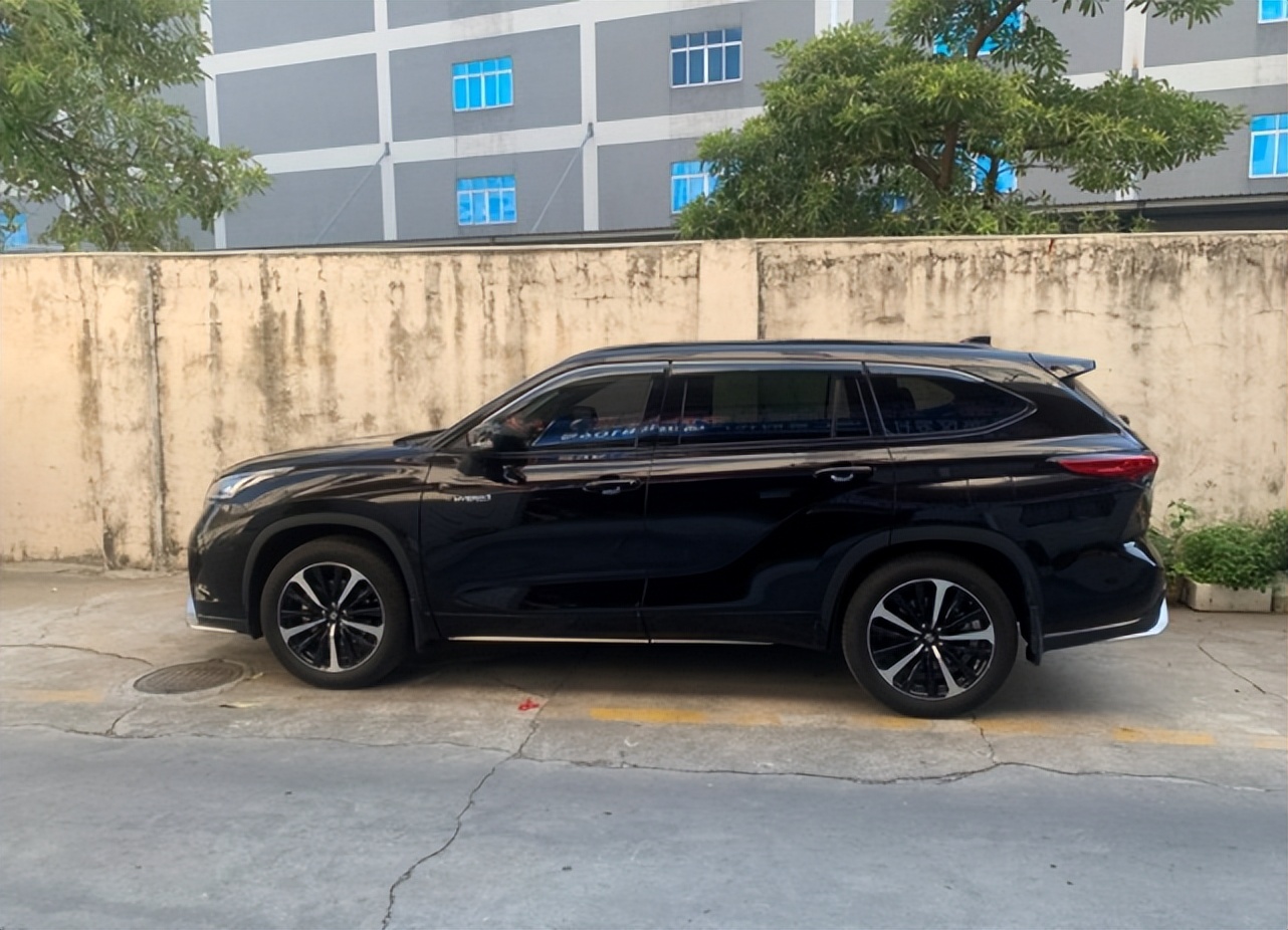 丰田皇冠陆放长途油耗多少,皇冠陆放燃油版2.0真实油耗