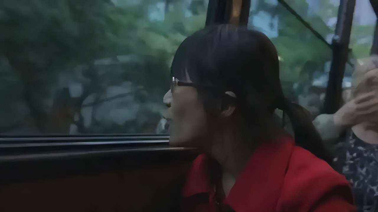 “荡妇”余秀华的风流人生,和她不为人知的反抗之路